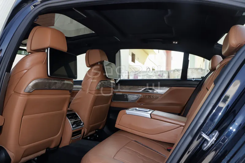 2020 بي ام دبليو الفئة السابعة 730 إل أي