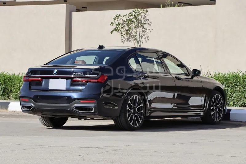 2020 بي ام دبليو الفئة السابعة 730 إل أي