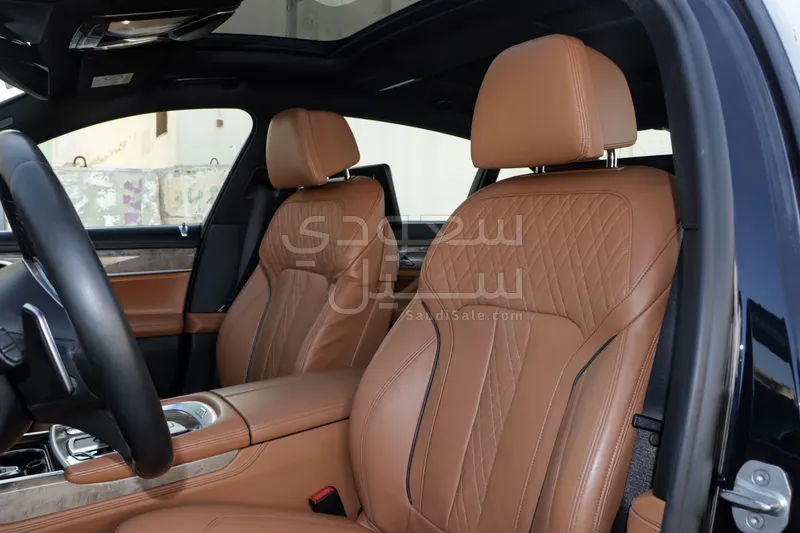 2020 بي ام دبليو الفئة السابعة 730 إل أي