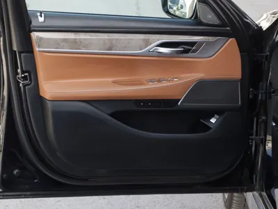 2020 بي ام دبليو الفئة السابعة 730 إل أي