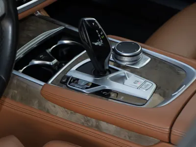 2020 بي ام دبليو الفئة السابعة 730 إل أي