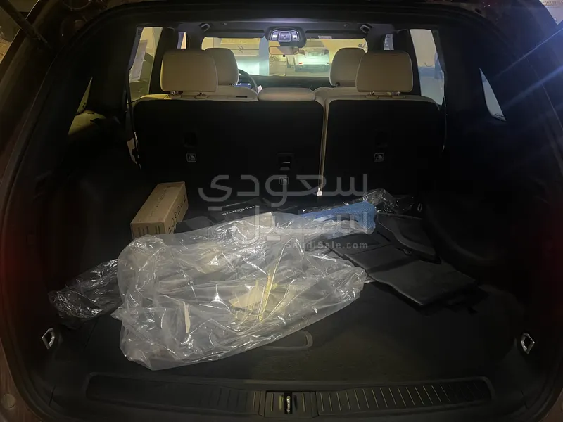 2025 جييب جراند شيروكي لاريدو