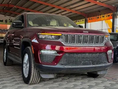 2025 جييب جراند شيروكي لاريدو