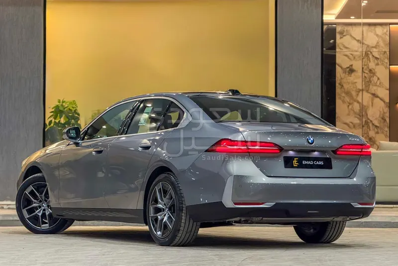 2026 بي ام دبليو الفئة الخامسة 520 أي