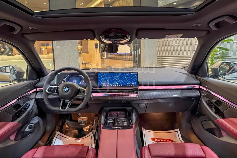 2026 بي ام دبليو الفئة الخامسة 520 أي إم كت