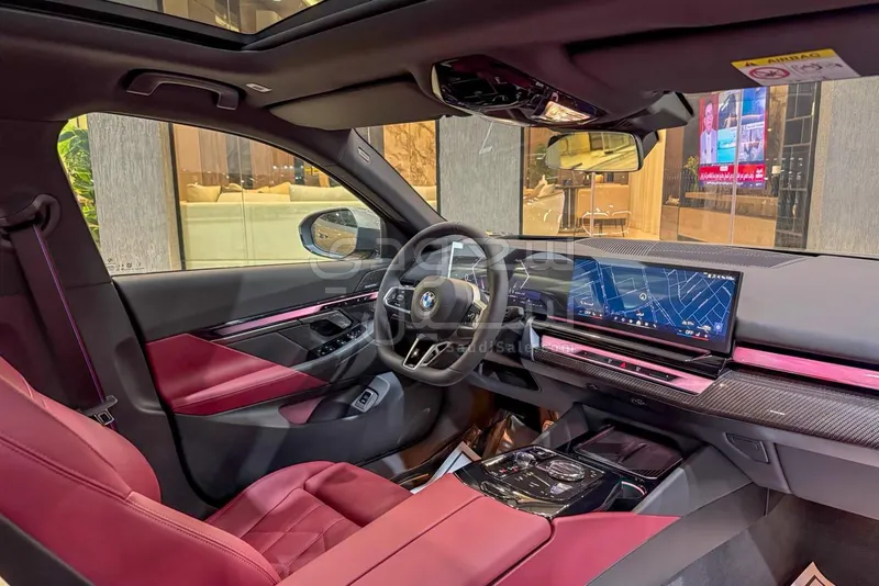 2026 بي ام دبليو الفئة الخامسة 520 أي إم كت