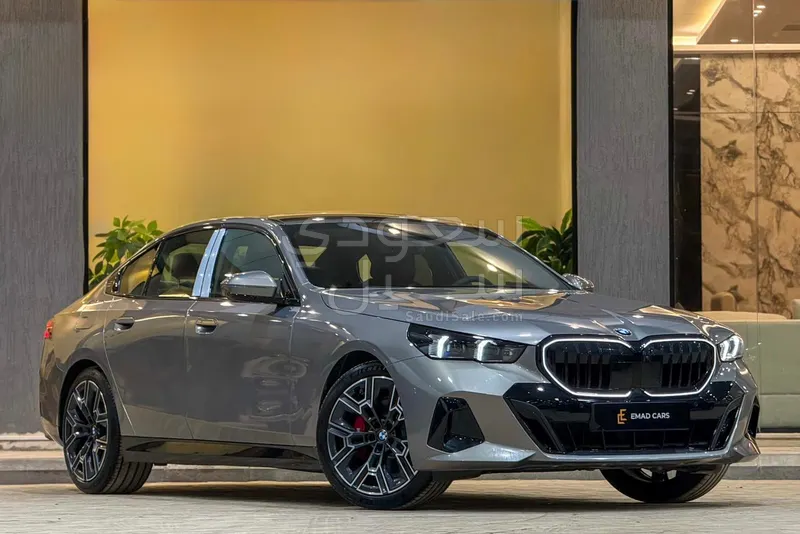 2026 بي ام دبليو الفئة الخامسة 520 أي إم كت