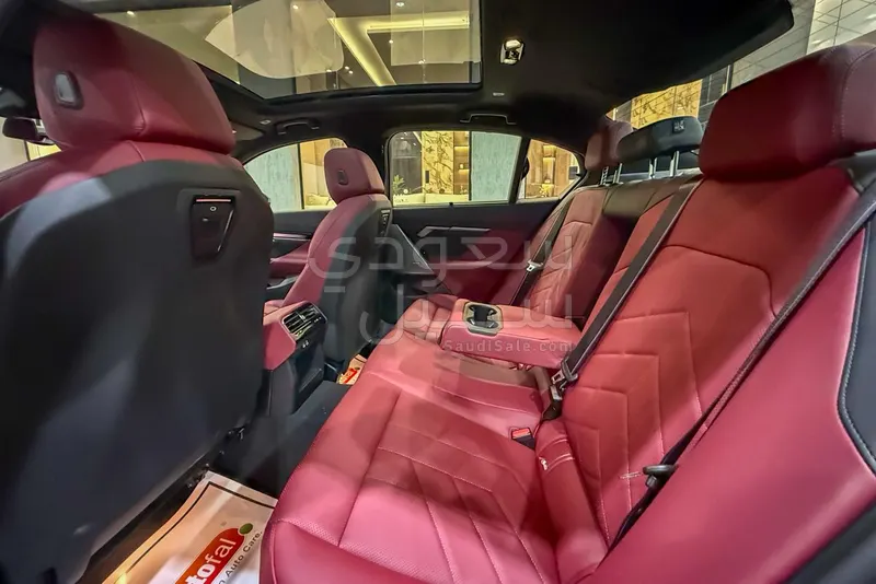 2026 بي ام دبليو الفئة الخامسة 520 أي إم كت