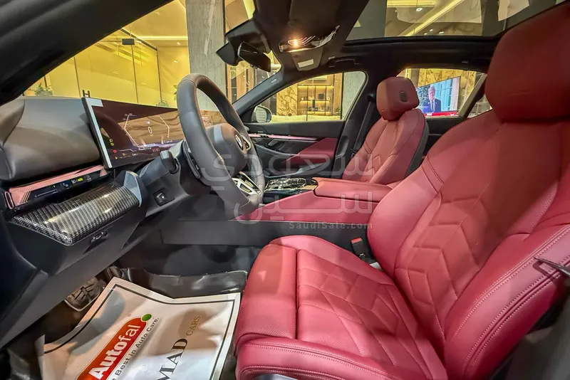 2026 بي ام دبليو الفئة الخامسة 520 أي إم كت