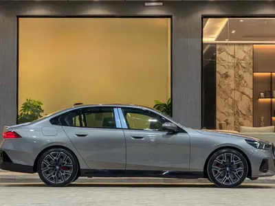 2026 بي ام دبليو الفئة الخامسة 520 أي إم كت