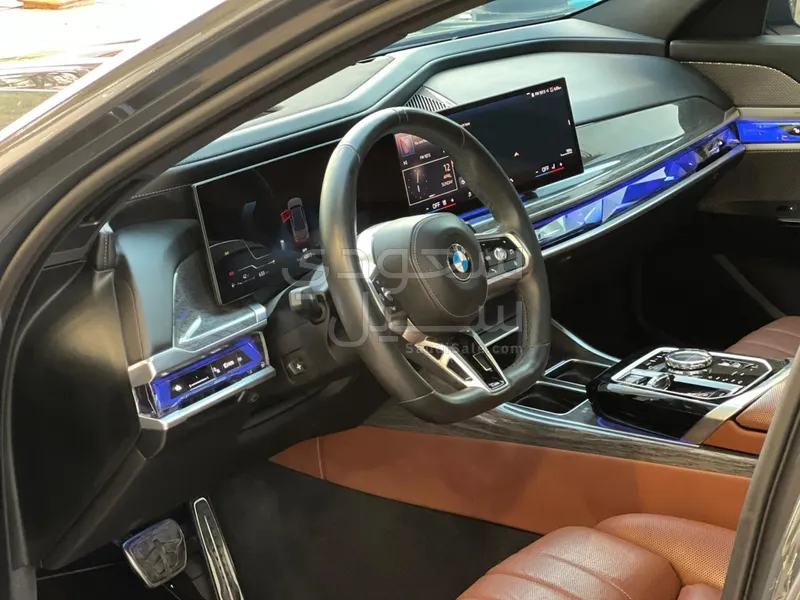 2023 BMW 7 Series 740i