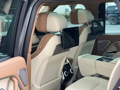 2025 لاند روفر رينج روفر اس في اوتوبيوغرافي