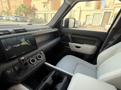 2025 لاند روفر ديفيندر 110