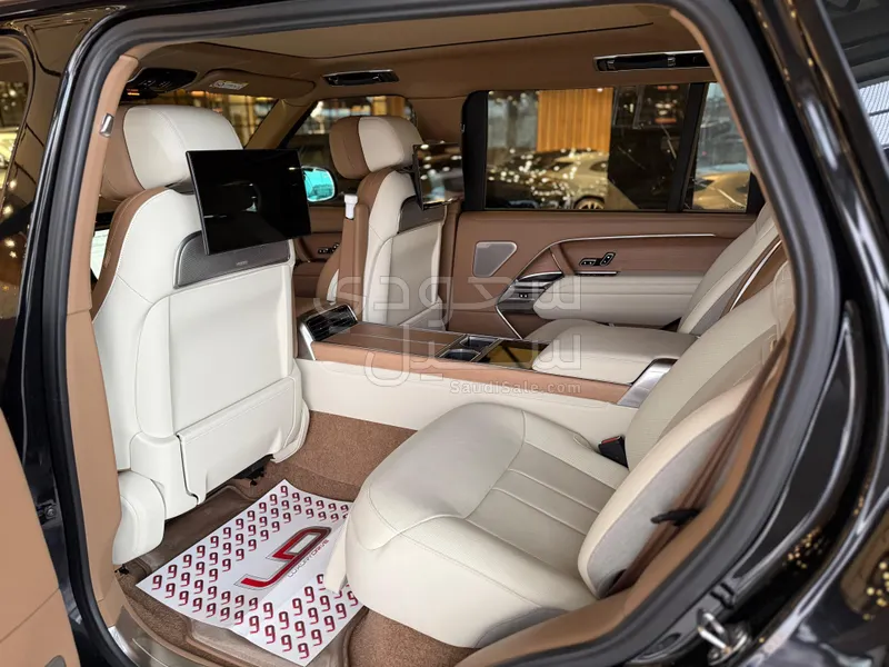 2024 لاند روفر رينج روفر اس في اوتوبيوغرافي