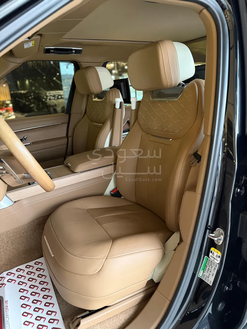 2024 لاند روفر رينج روفر اس في اوتوبيوغرافي