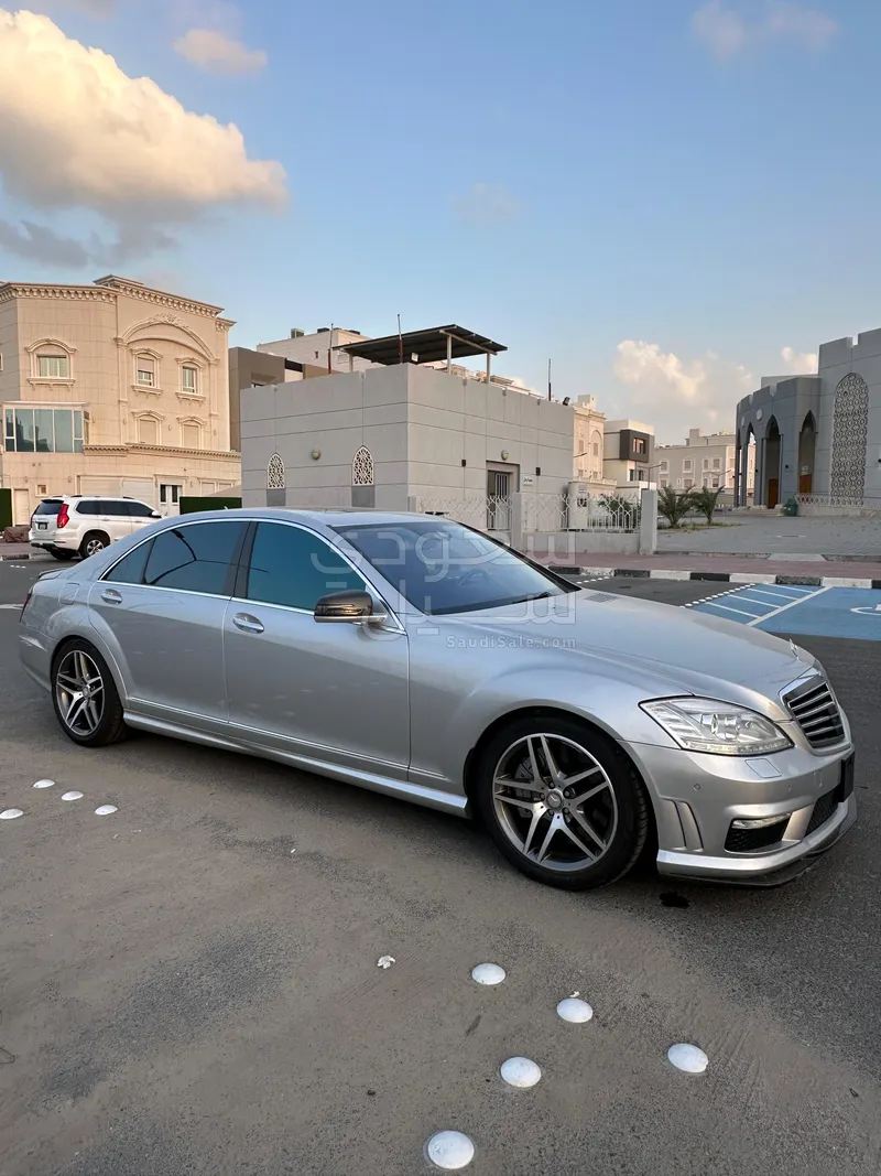 2012 مرسيدس - بنز إس 63 أي إم جي