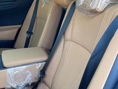 2023 لكزس إي إس 350