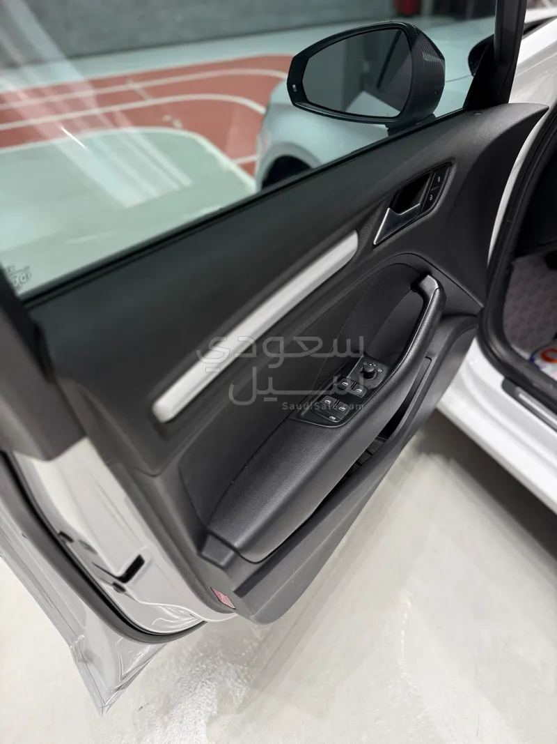 2015 اودي اي 3