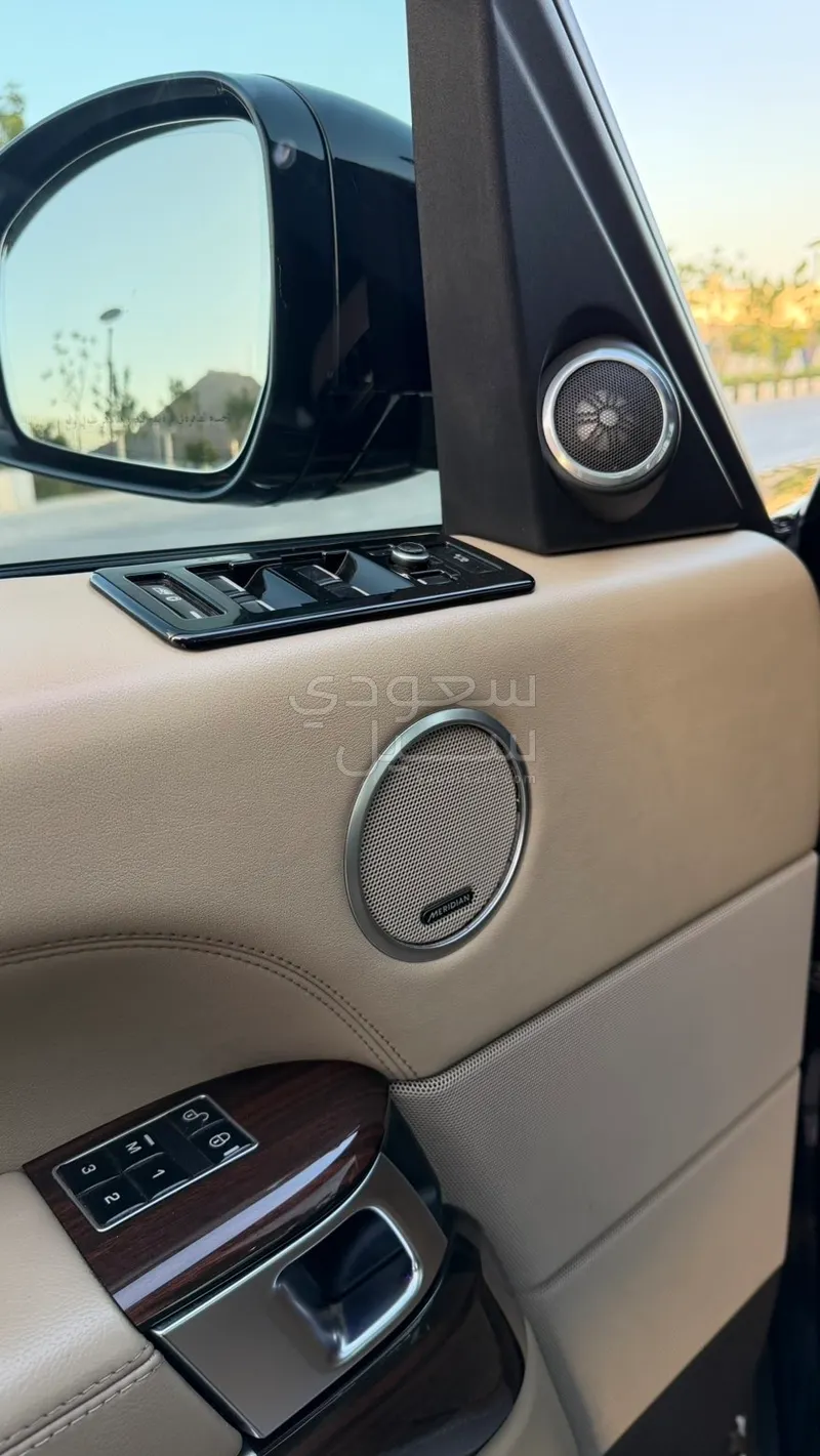 2015 لاند روفر رينج روفر فوج