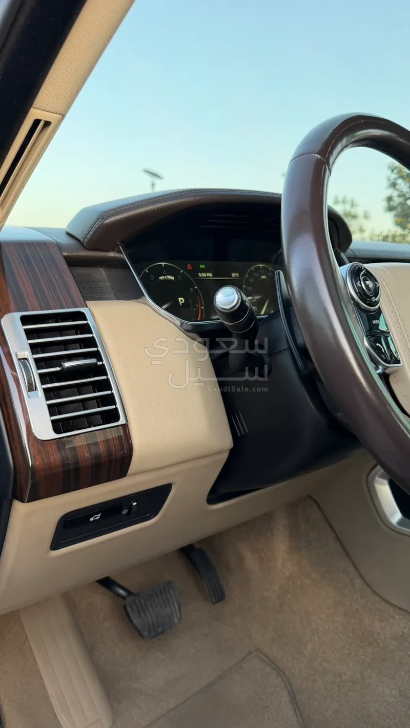 2015 لاند روفر رينج روفر فوج