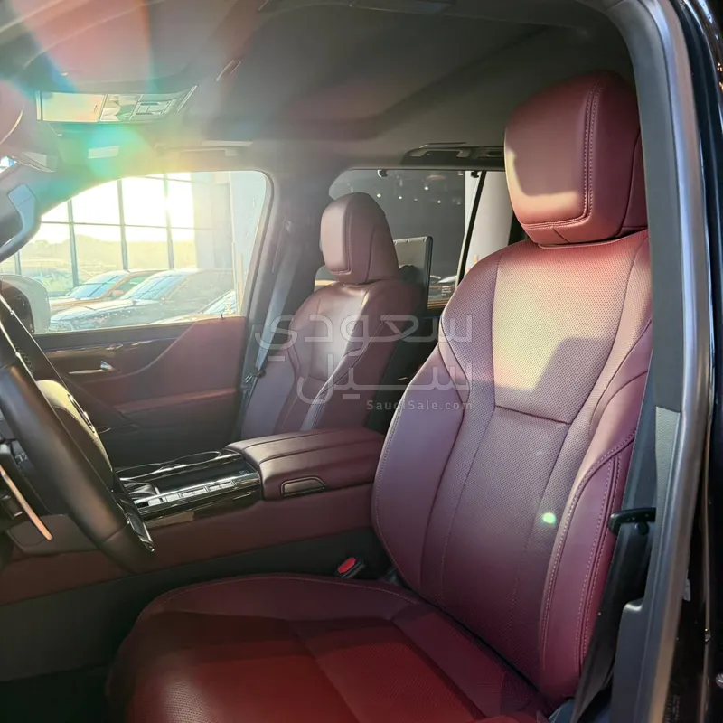 2024 لكزس إل إكس 600