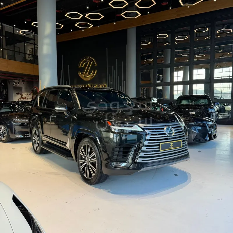 2024 لكزس إل إكس 600