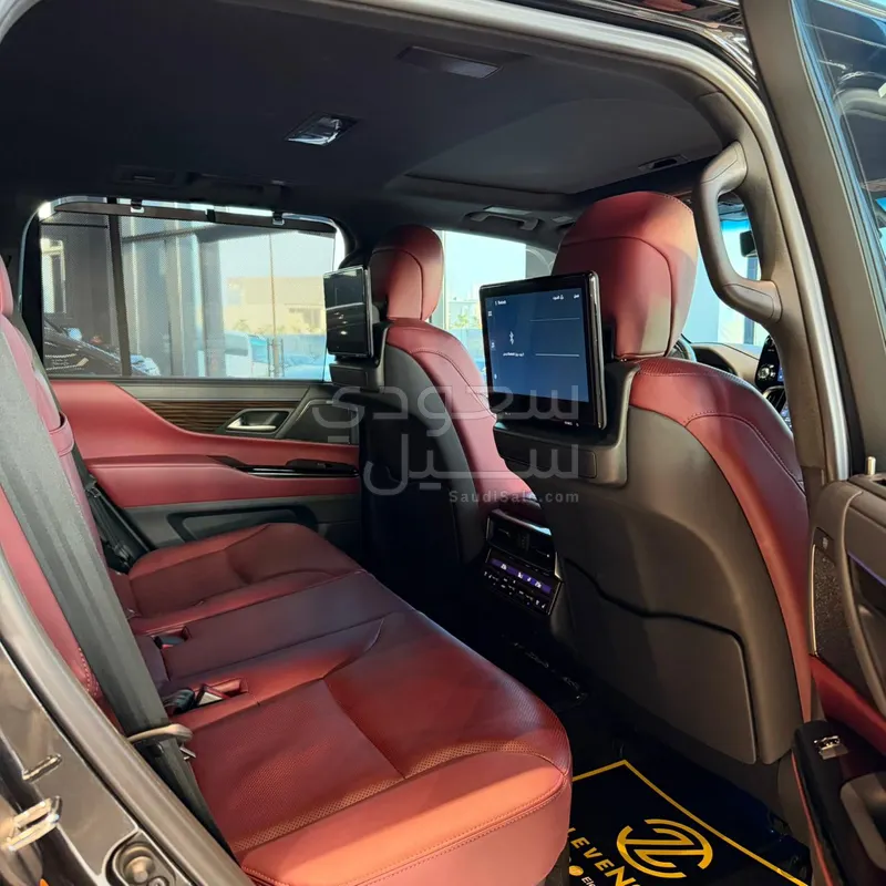 2024 لكزس إل إكس 600