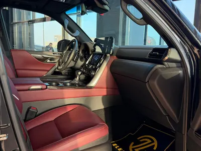 2024 لكزس إل إكس 600