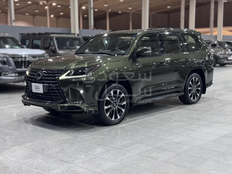 2021 لكزس إل إكس 570 بلاك اديشن