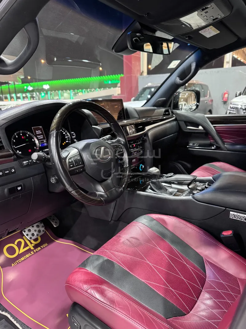 2021 لكزس إل إكس 570 بلاك اديشن