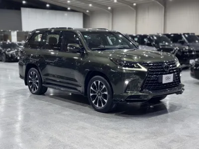 2021 لكزس إل إكس 570 بلاك اديشن