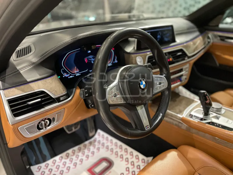 2021 بي ام دبليو الفئة السابعة 730 إل أي