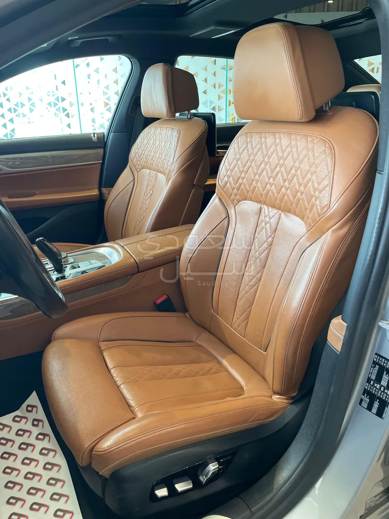 2021 بي ام دبليو الفئة السابعة 730 إل أي