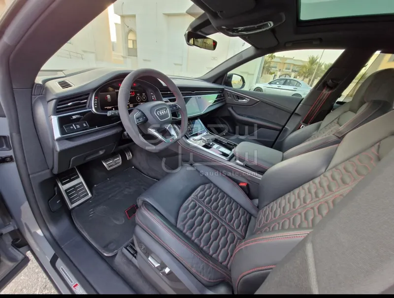 2023 اودي ار اس كيو 8