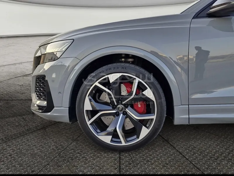 2023 اودي ار اس كيو 8