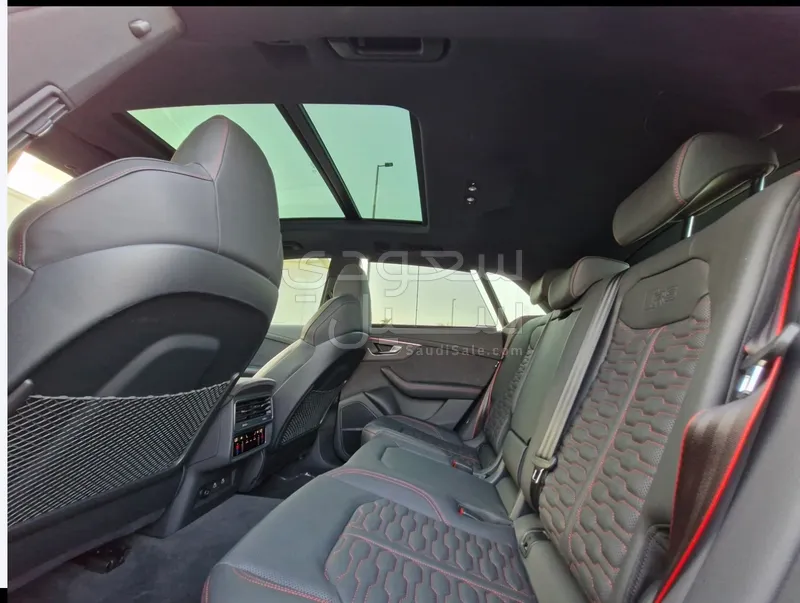 2023 اودي ار اس كيو 8