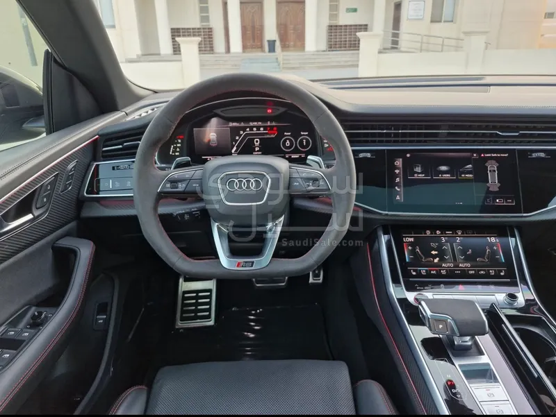 2023 اودي ار اس كيو 8