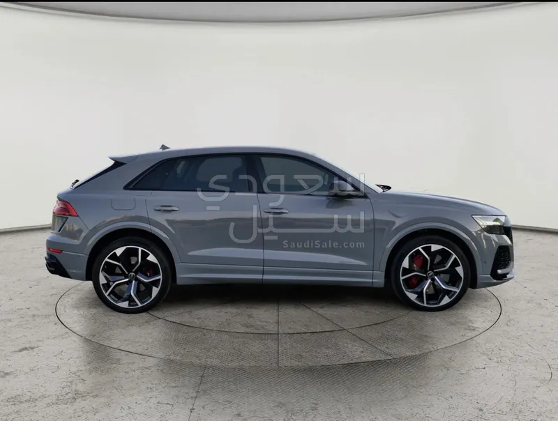 2023 اودي ار اس كيو 8