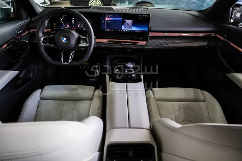 2026 BMW 5 Series 520i