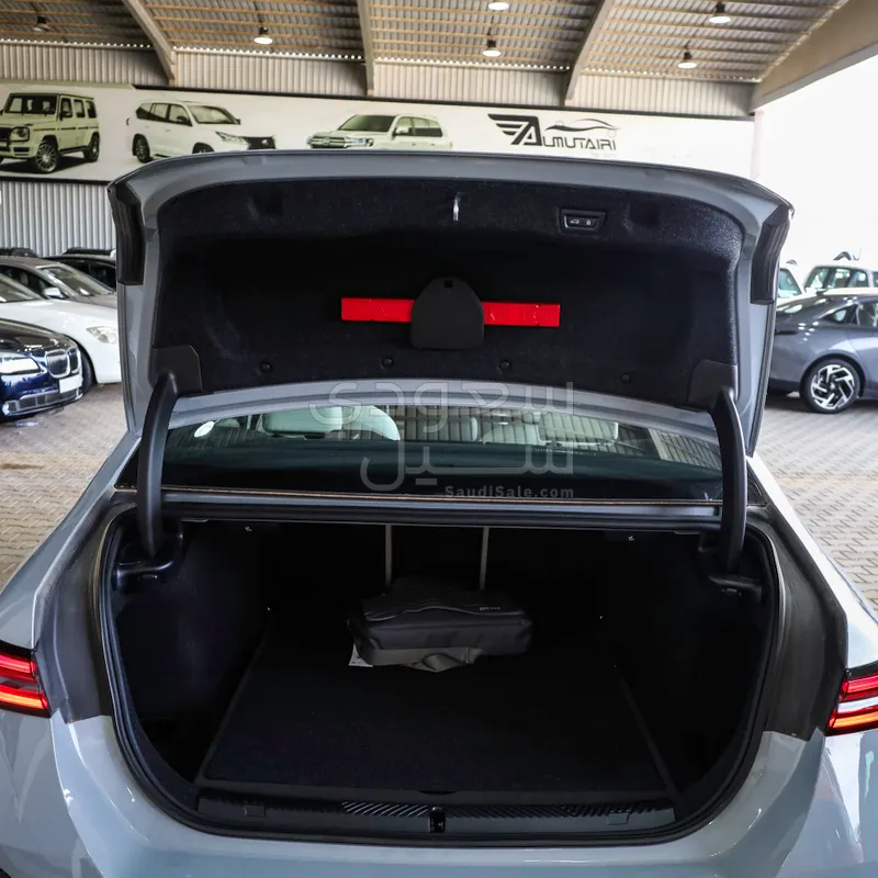 2026 BMW 5 Series 520i