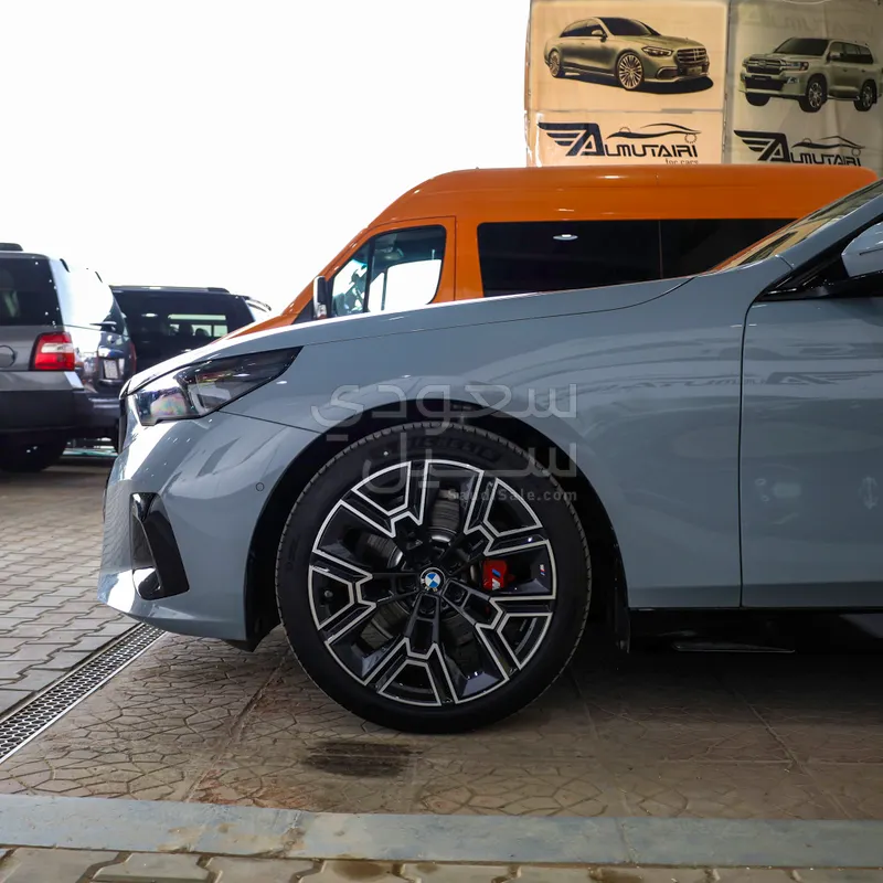 2026 BMW 5 Series 520i