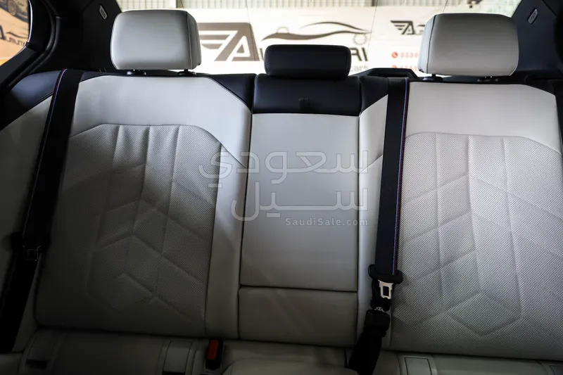 2026 BMW 5 Series 520i