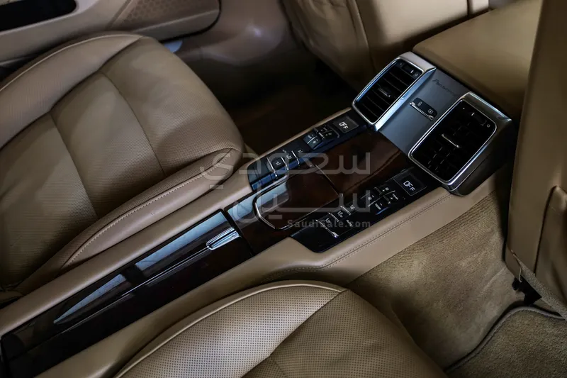 2013 Porsche Panamera 4S