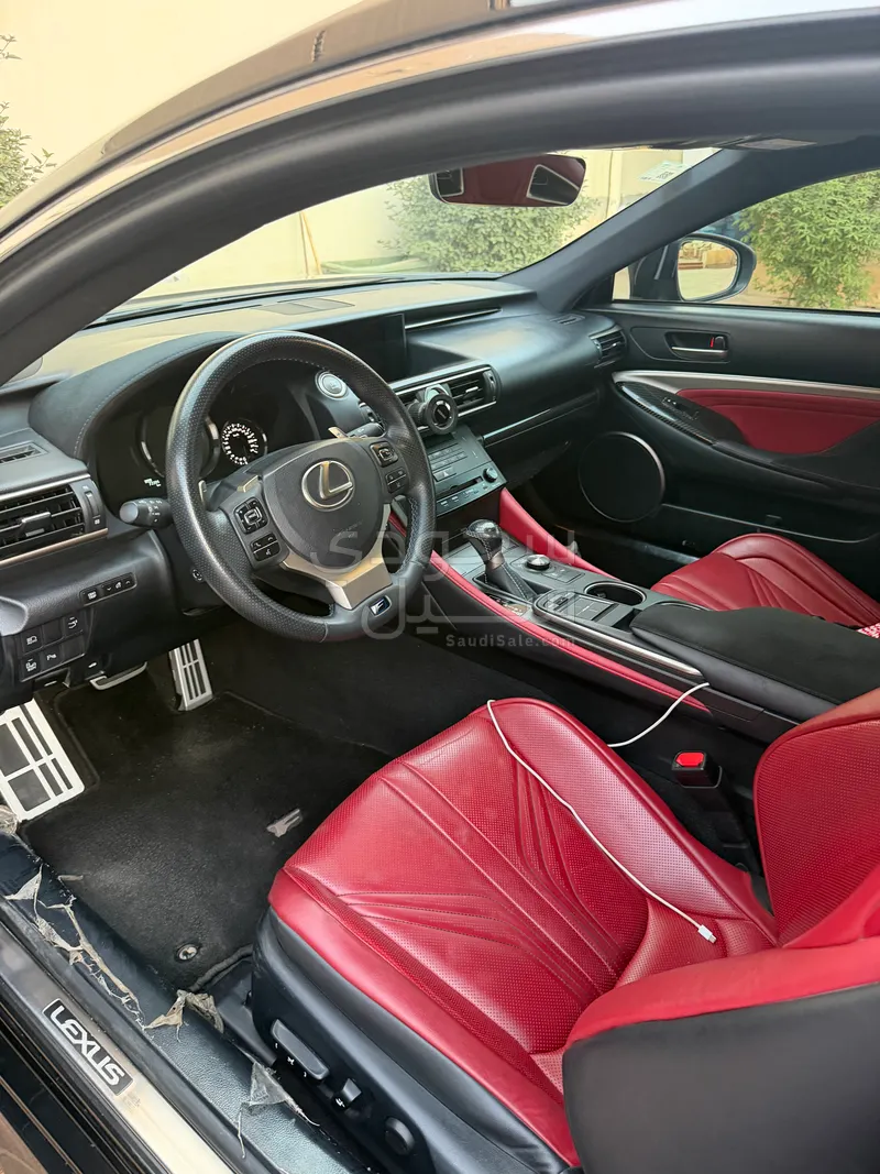 2016 لكزس أر سي اف