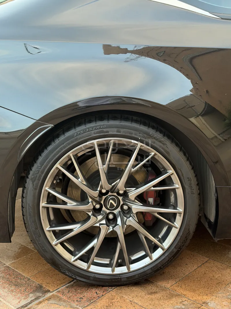 2016 لكزس أر سي اف