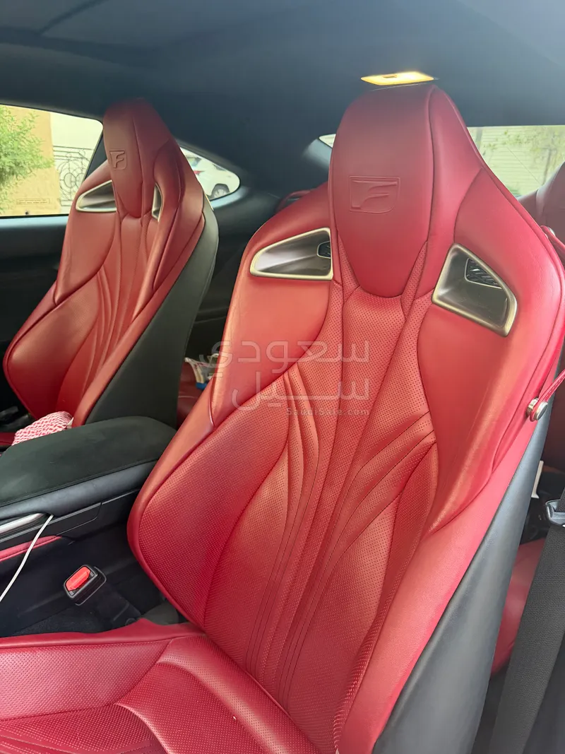 2016 لكزس أر سي اف