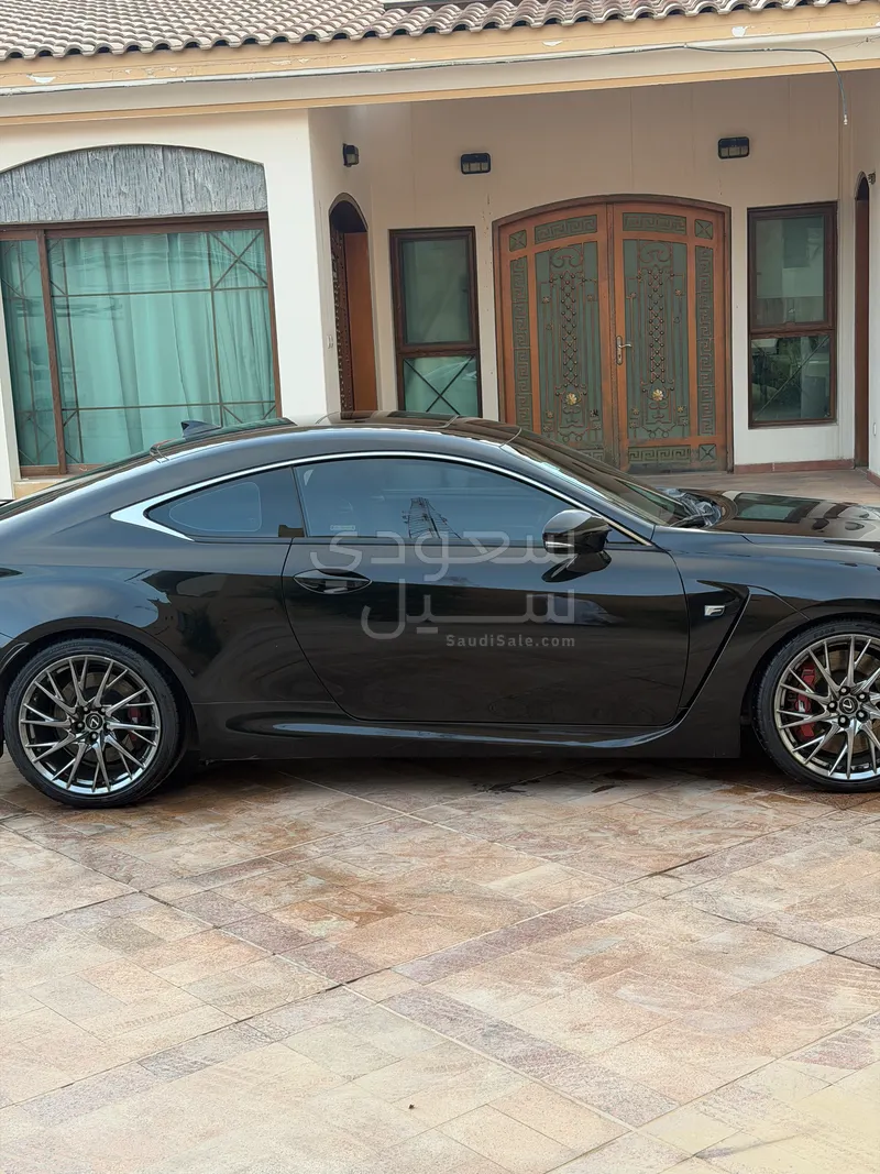 2016 لكزس أر سي اف