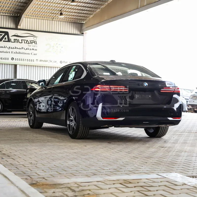 2026 BMW 5 Series 520i