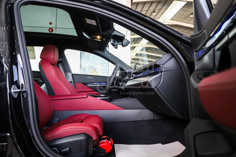 2026 BMW 5 Series 520i