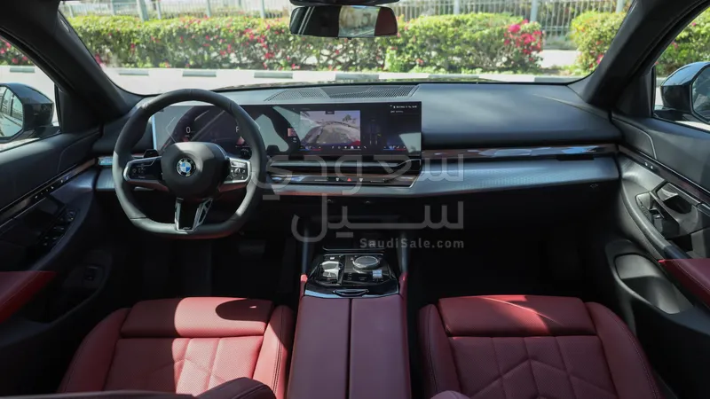 2026 بي ام دبليو الفئة الخامسة 530 إم كت